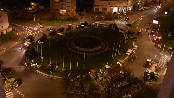 150 agriculteurs et 40 tracteurs à Mâcon