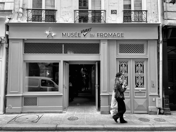 Un musée vivant du fromage ouvre ses portes à Paris