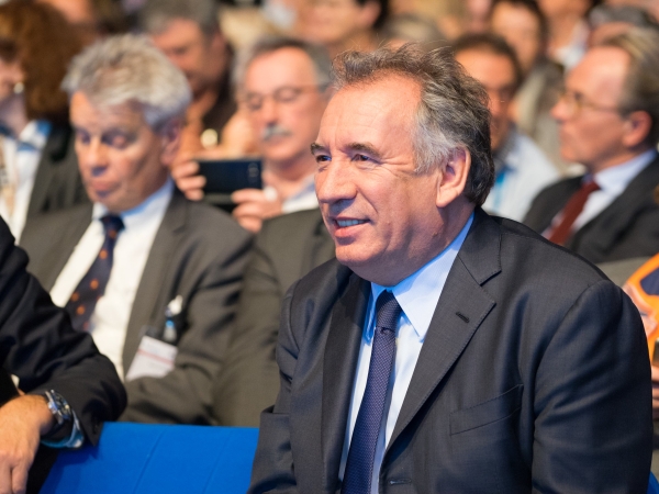 François Bayrou déplore des inspections effectuées « avec une arme à la ceinture » dans les fermes