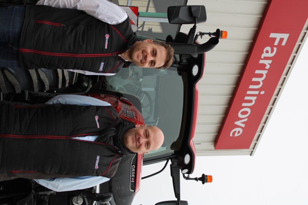 Arnaud Bédot (à droite), directeur Farminove et Bertrand Marchal, directeur de l’agriculture de précision et du marketing